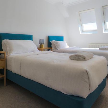 Madison Hill - White Hill House 5 - 3 Bedroom Flat 런던 외부 사진