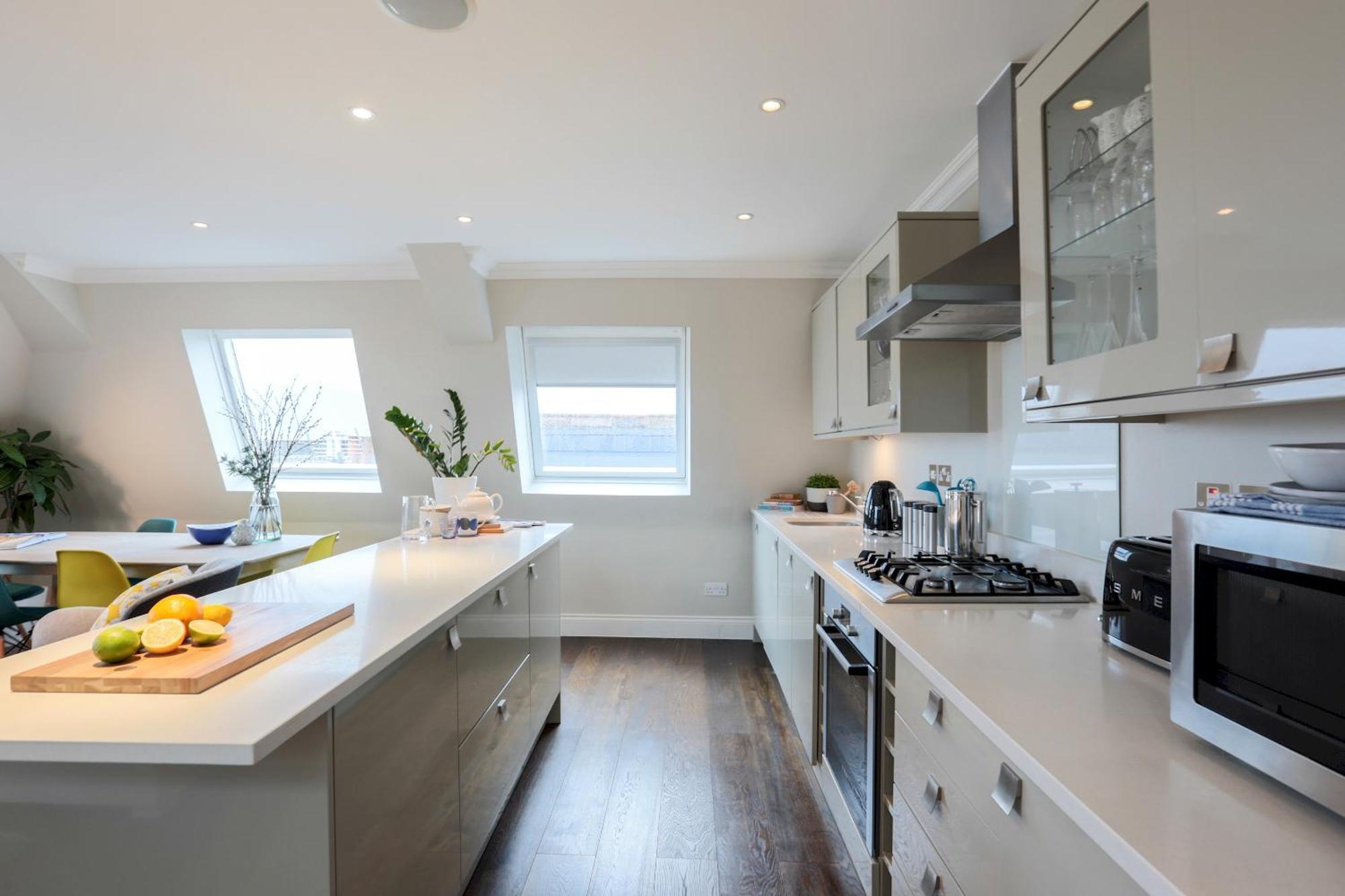 Madison Hill - White Hill House 5 - 3 Bedroom Flat 런던 외부 사진