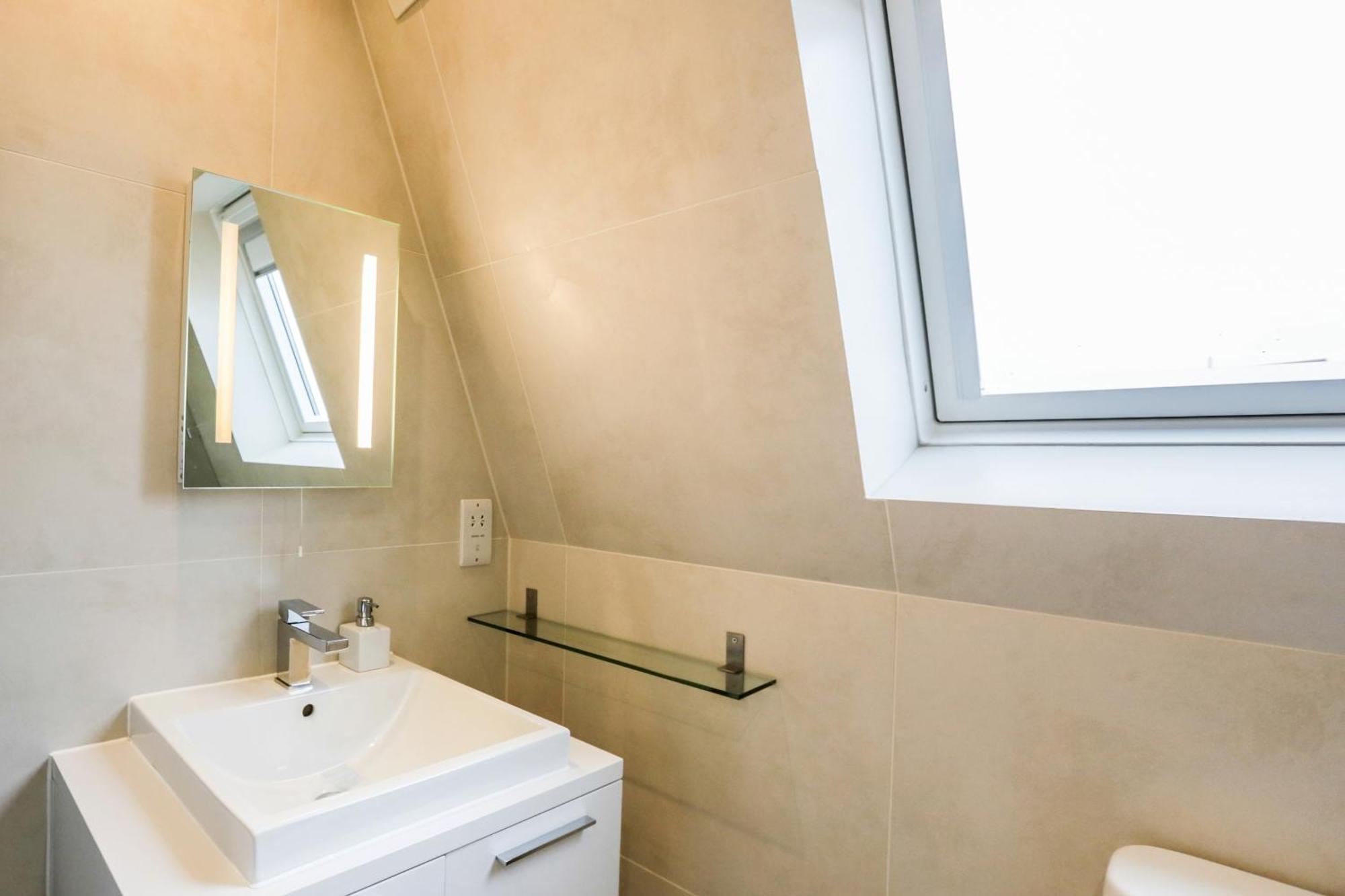 Madison Hill - White Hill House 5 - 3 Bedroom Flat 런던 외부 사진