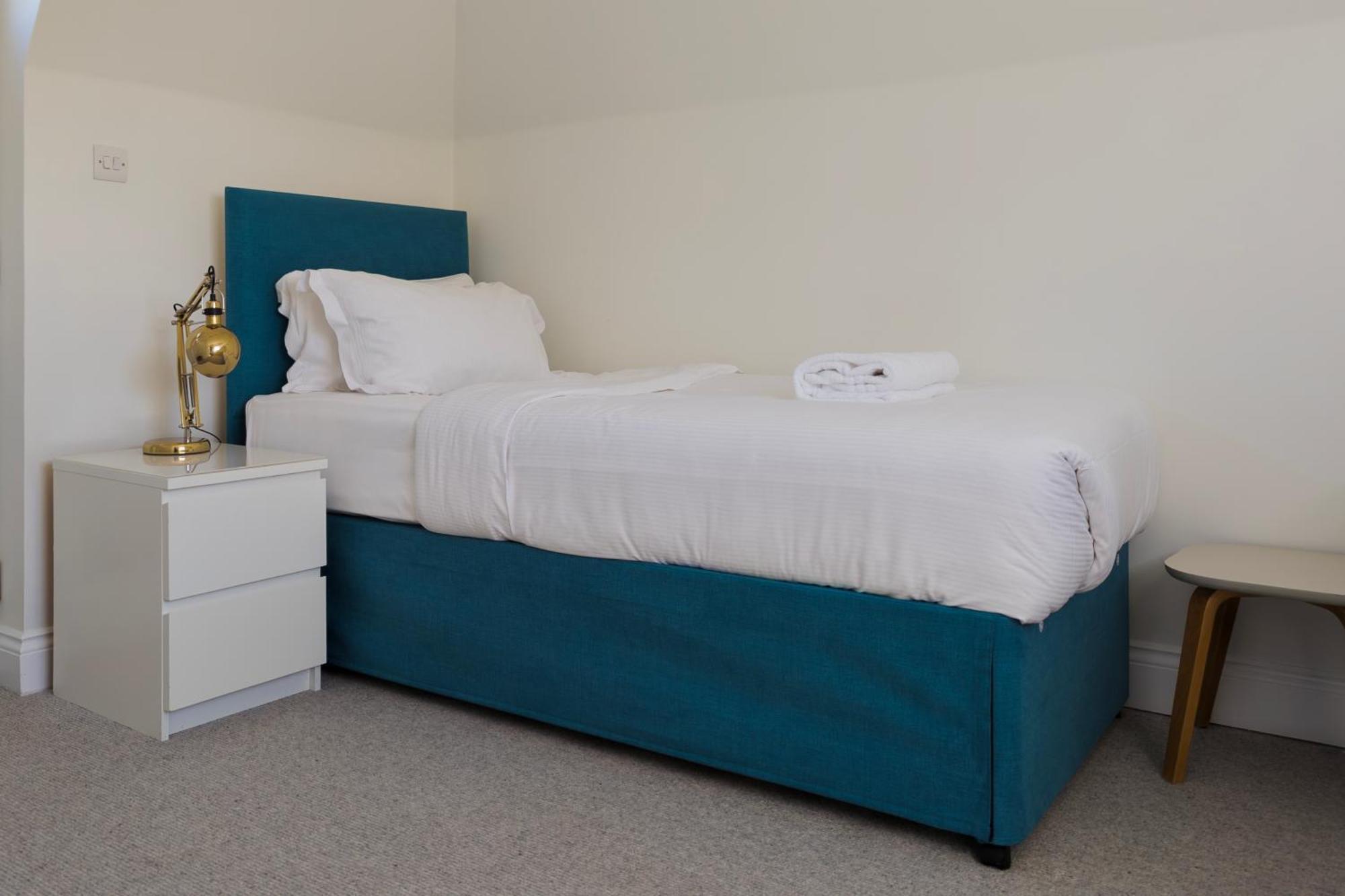 Madison Hill - White Hill House 5 - 3 Bedroom Flat 런던 외부 사진